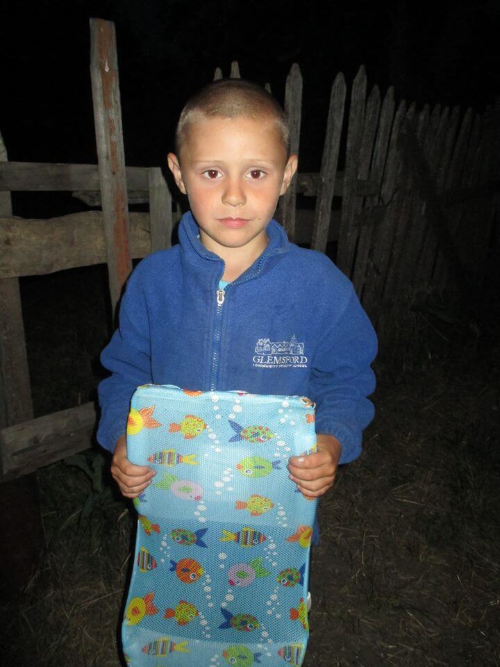 Допоможіть зібрати до школи хлопчика із багатодітної родини!