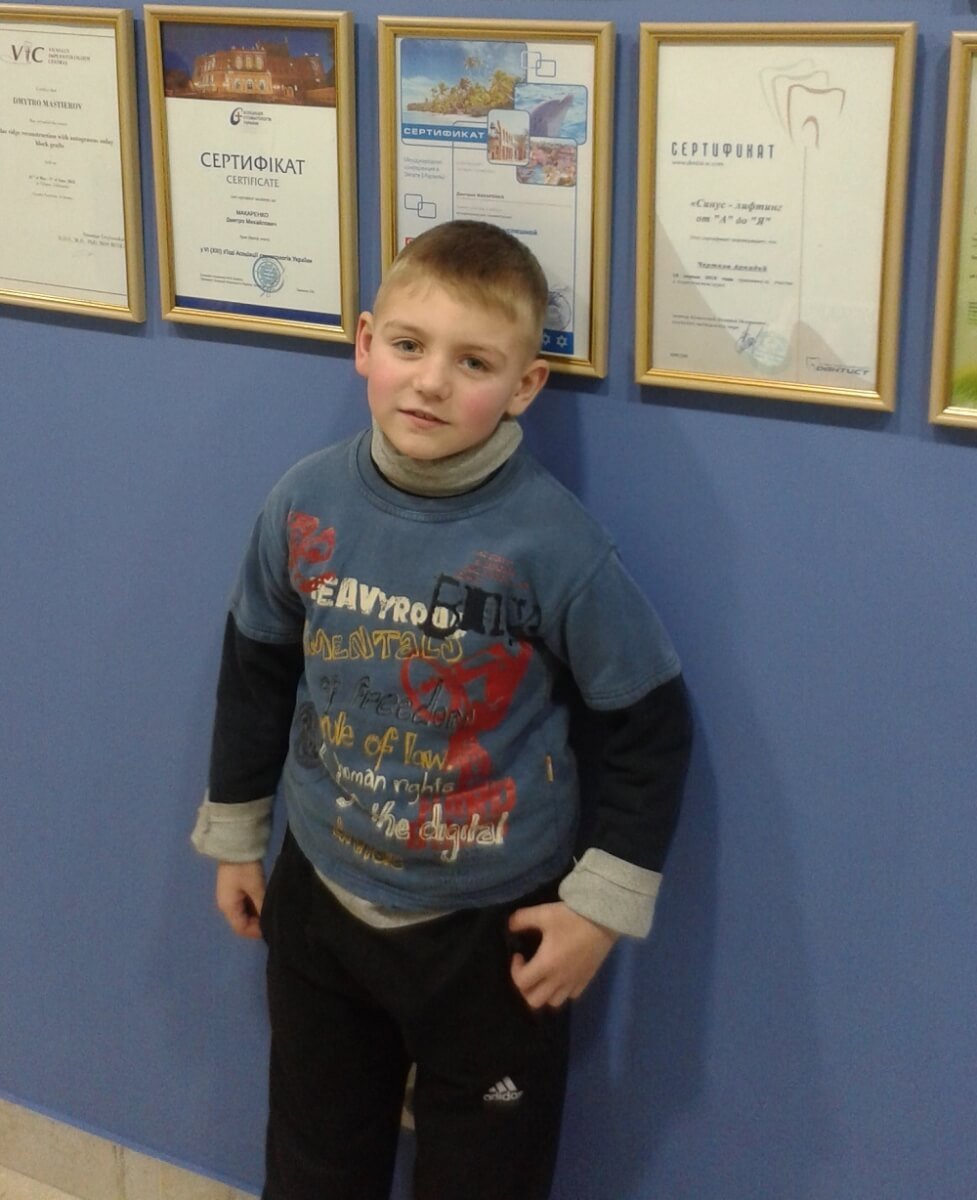 Стоматологічна клініка «DD clinic»: Надано медичну допомогу 7-річному Іллі.