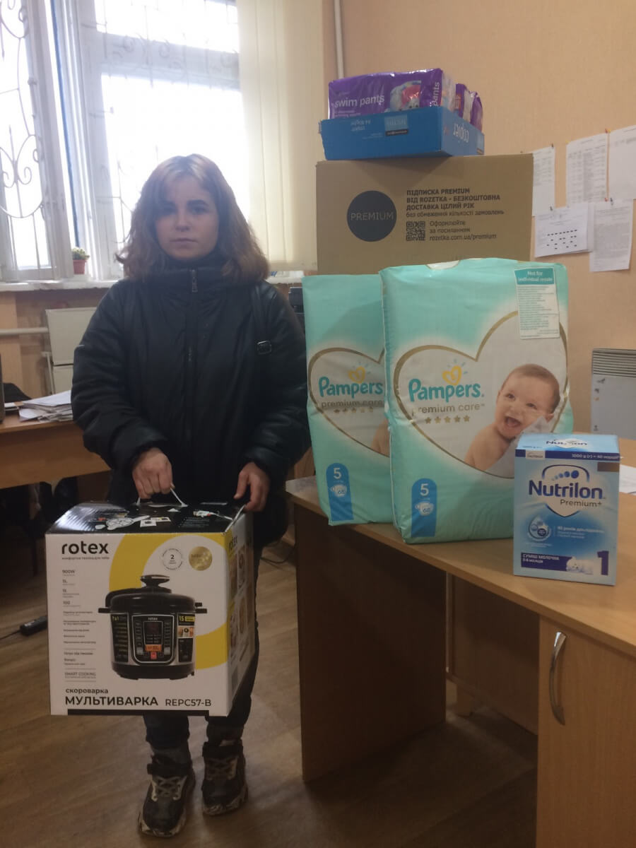 Дякуємо Олені Гадзюк за допомогу родині Люби!