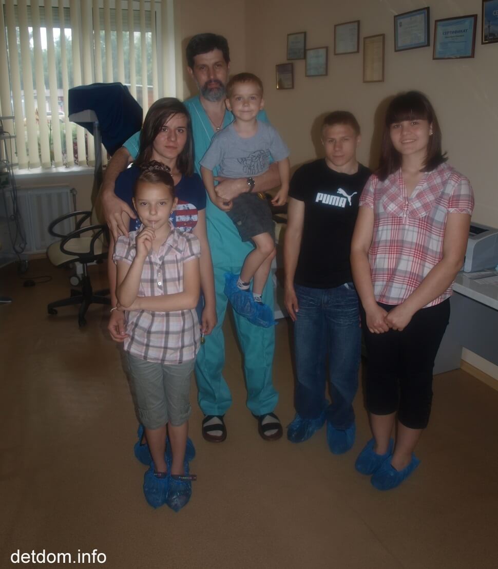 ЛОР-«КЛІНІКА АМРІТА»:  ЛОР-«КЛІНІКОЮ АМРІТА» оглянуто вихованців родини Штогрин!