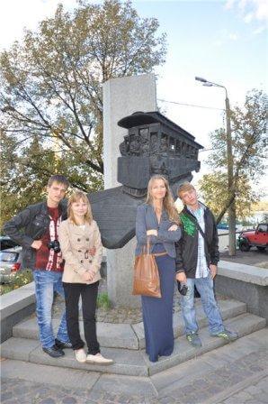 Допомога випускникам 2012