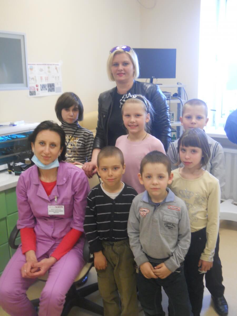 ЛОР-«КЛІНІКА АМРІТА»: ЛОР-«КЛІНІКОЮ АМРІТА» оглянуто вихованців родини Ярових!