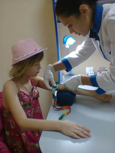 Медична лабораторія “ДІЛА”: Вихованці родини Чалих здали аналізи в медичній лабораторії «ДІЛА»!