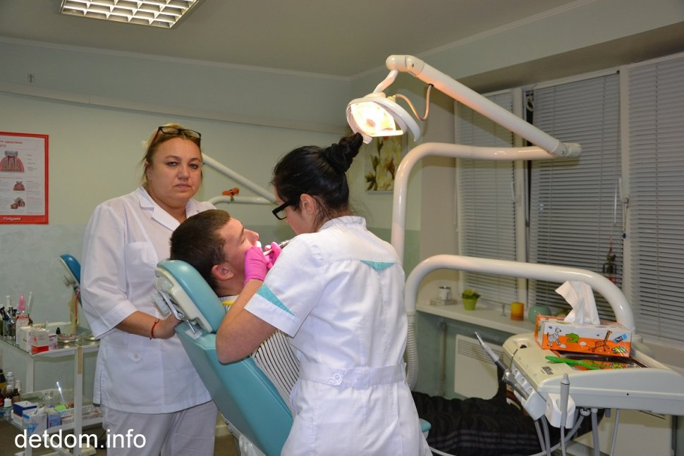 Випускники Андріївської школи-інтернат в стоматології