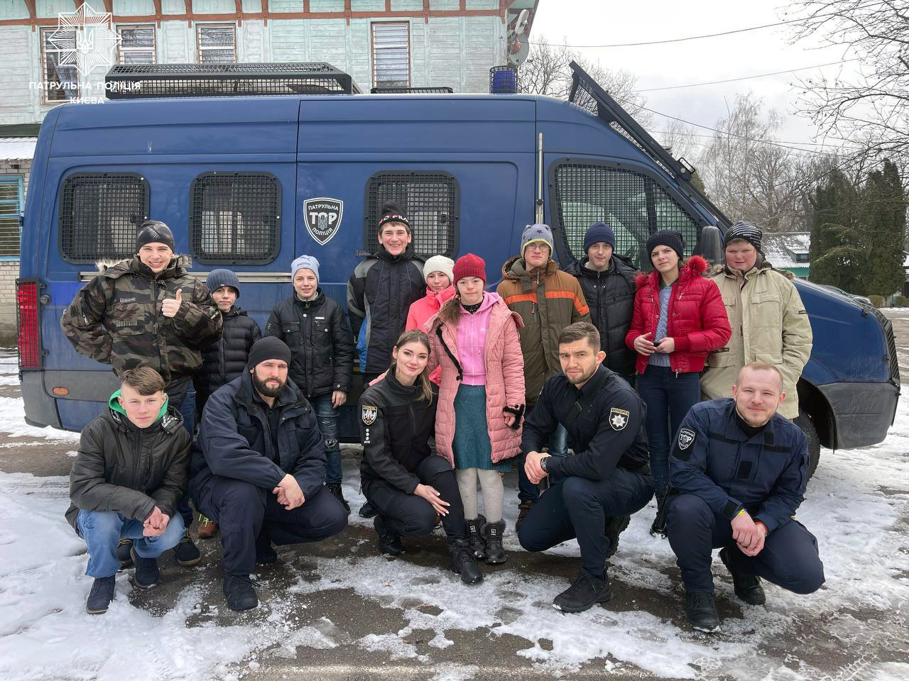 КМИТІВСЬКІ ВОЛОНТЕРИ ЗНОВУ ПОСПІШАЮТЬ ДО СВОЇХ ДРУЗІВ!