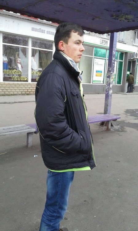 Випускнику ПТУ потрібен костюм та туфлі