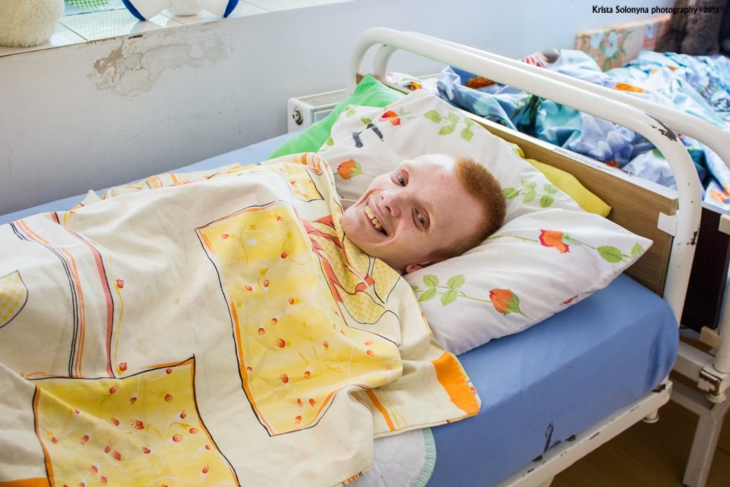 Важконеповносправним сиротам дуже потрібні підгузники!