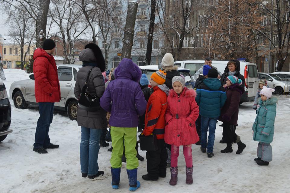 17 січня - діти з Тубсанаторію їдуть до Театру юного глядача, м.Харків