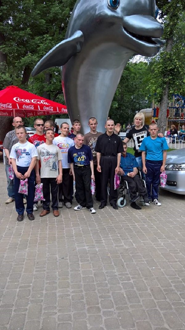 27 мая - мальчишки из Комаровки побывали в дельфинарии,г.Харьков