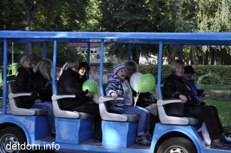 Екскурсія до Києва вихованок Пугачівського будинку-інтернату 9 жовтня 2013 року