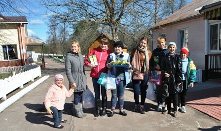 Приємний сезон барбекю на траві із вихованками Пугачівського дитячого будинку-інтернату
