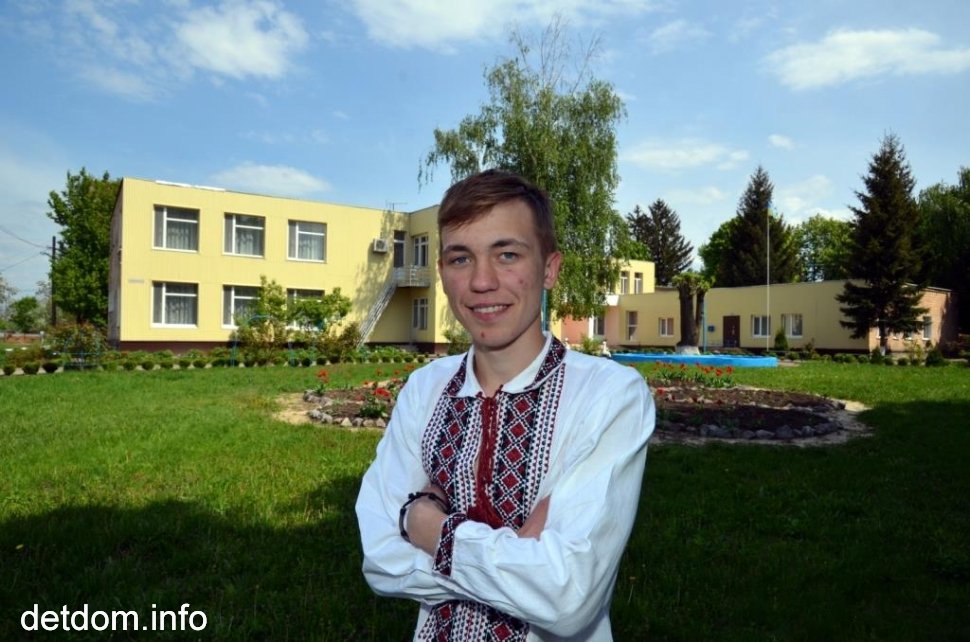 Розшукується гітара для дитини-сироти!