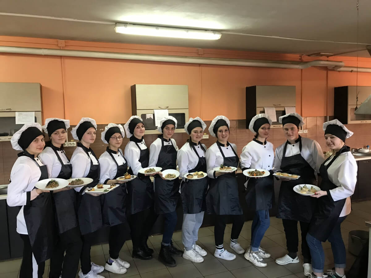 Звіт по проєкту “Успішний старт” за 2022/2023 навчальний рік (english version below)