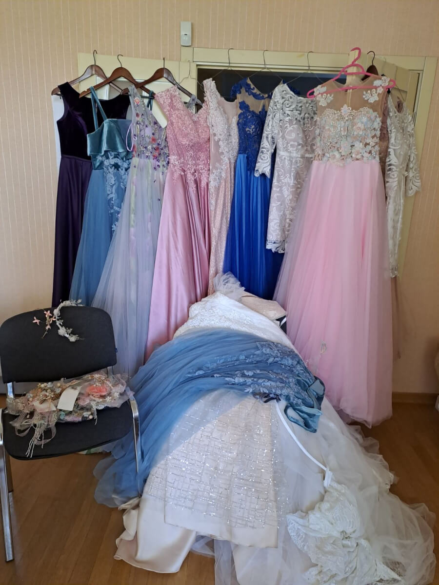 Салон вечірнього та весільного вбрання “Анабель” вдягає дівчат на випускні вечори