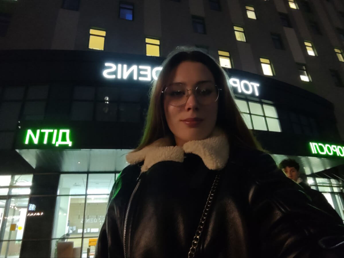 Стоматологічне лікування Анни продовжується (english version bellow)