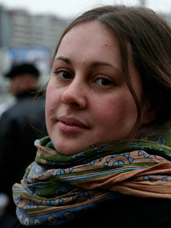 Спонсоры с подарками, перед которыми надо танцевать