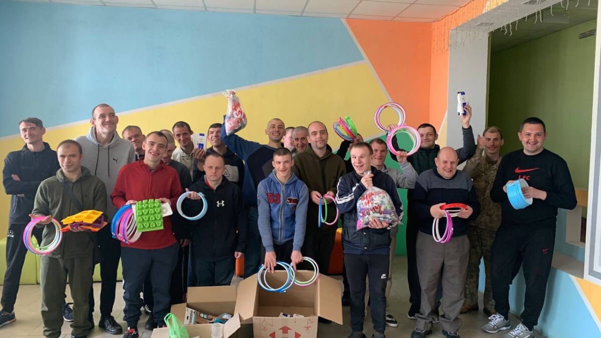 Американські школярі зібрали гроші для дітей з інвалідністю