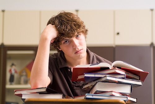 Допоможіть випускнику школи-інтернат здати ЗНО!